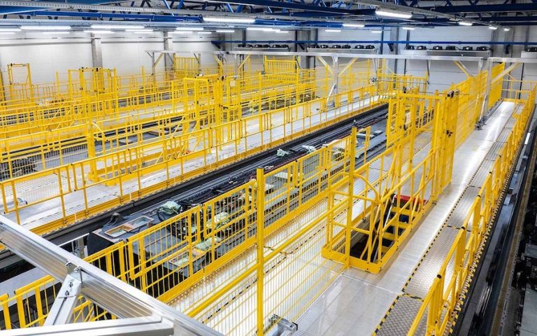 Nowy wymiar bezpieczeństwa prac serwisowych. Zaawansowane platformy robocze KRAUSE w zakładzie Alstom Polska w Chorzowie
