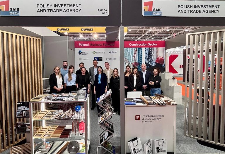 Płyty meblowe, laminat i CNC. Jakie narzędzia GLOBUS® zaprezentował na SAIE Bologna 2026